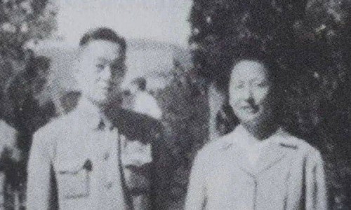 换季脸颊两边小红疙瘩-换季脸上有红点点不疼不痒网—知名的换季脸上起了密密麻麻的小疙瘩网站,分享夏季脸上起红点发痒知识